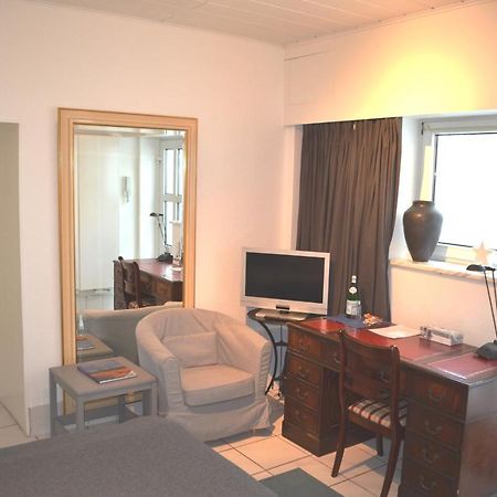 Av No.1 Apartment Дюселдорф Екстериор снимка